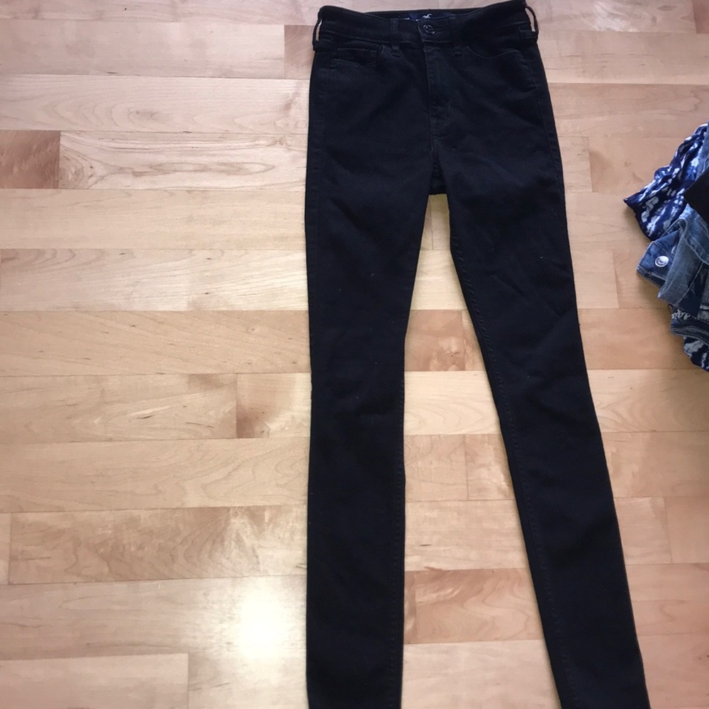 Black Hollister skinny jeans